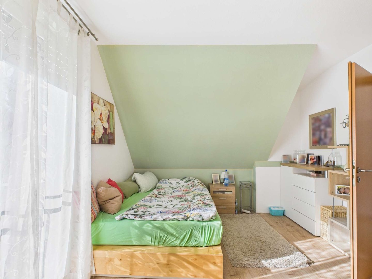 Kinder-/ Schlafzimmer