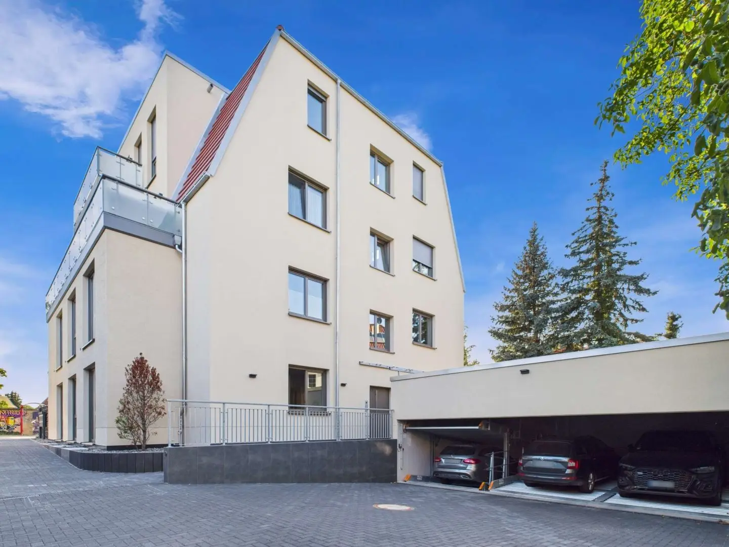 Ansicht Hof/ Garage