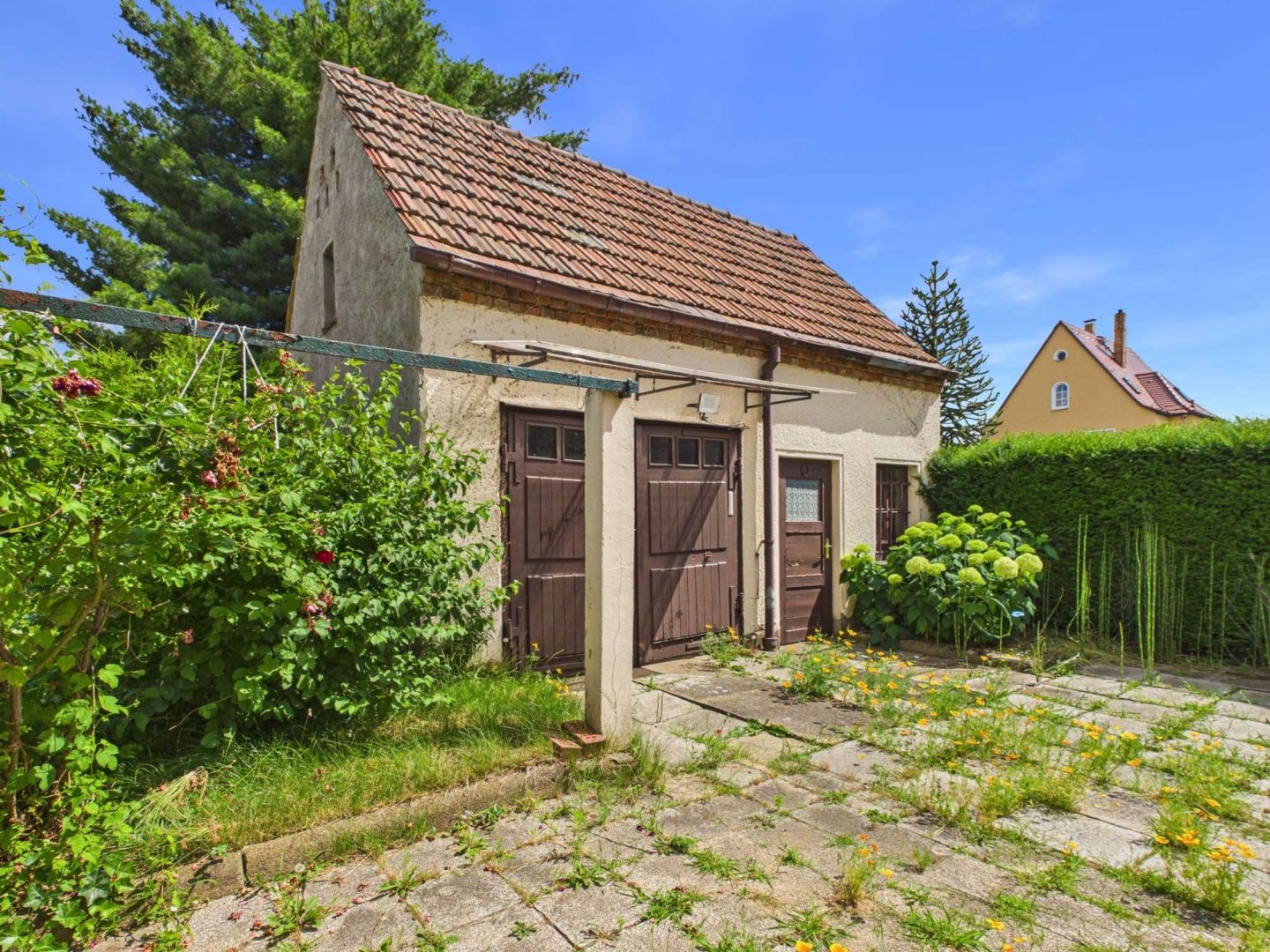 2. Garage + Gartenhaus