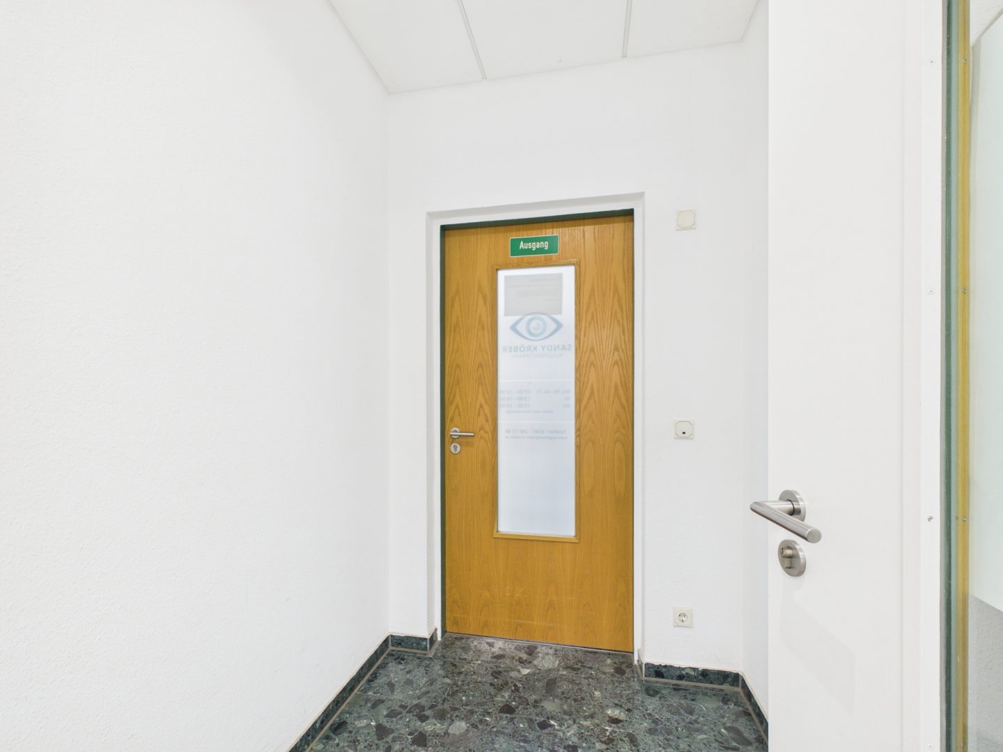 CAM05501G0-PR0051-STILL036