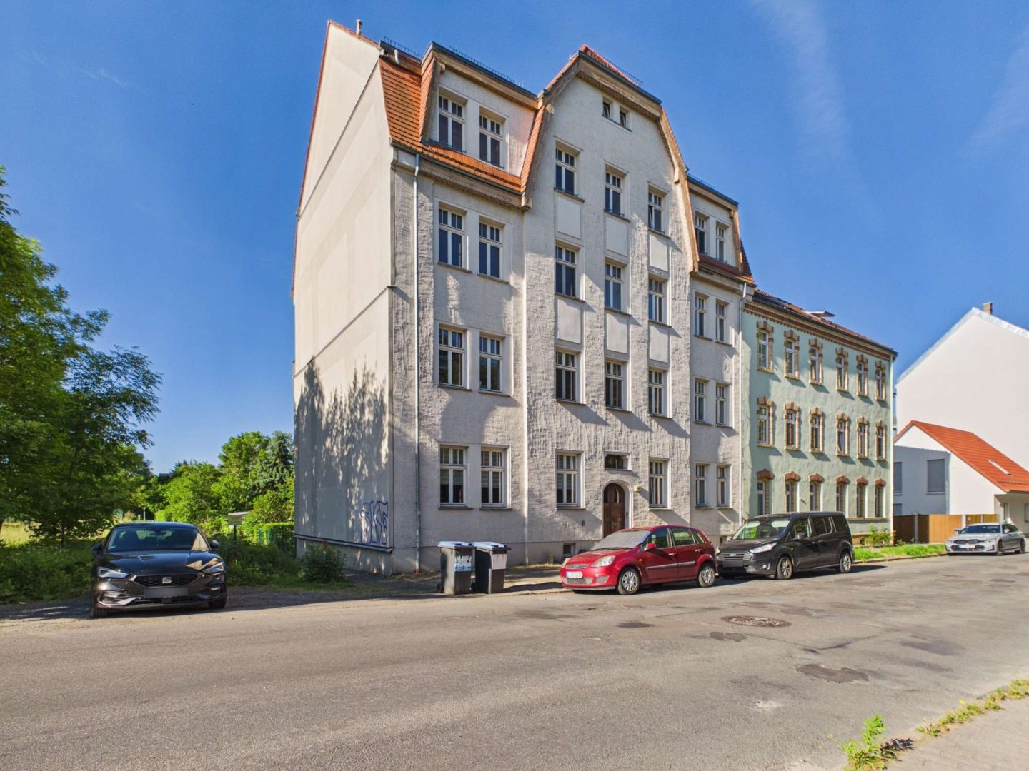 Straßenansicht