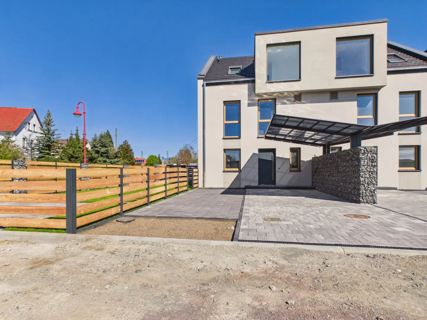 Carport + Stellplatz