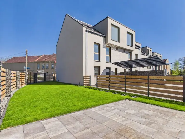 Ansicht Garten + Haus